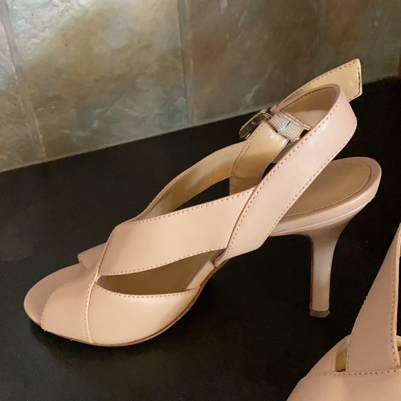 MICHAEL KORS HEELS SANDALS size 6 - Picture 2 of 6